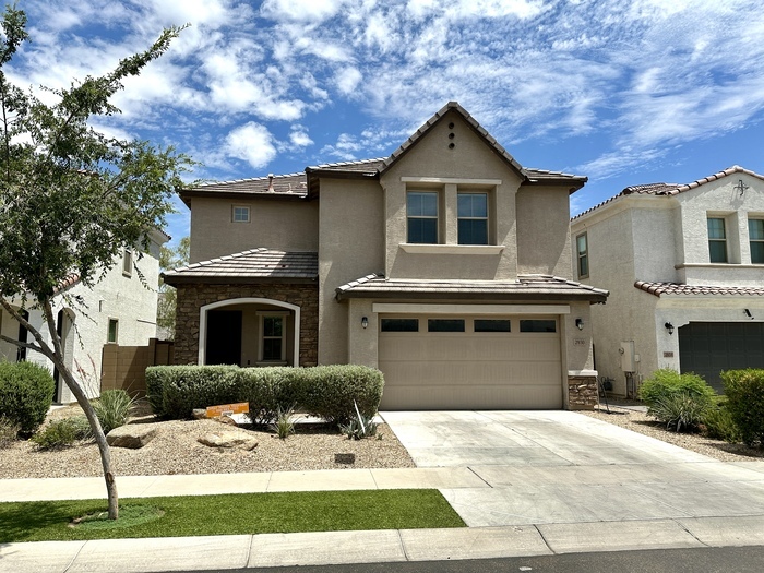 Primary Photo - Stunning Southern Enclave