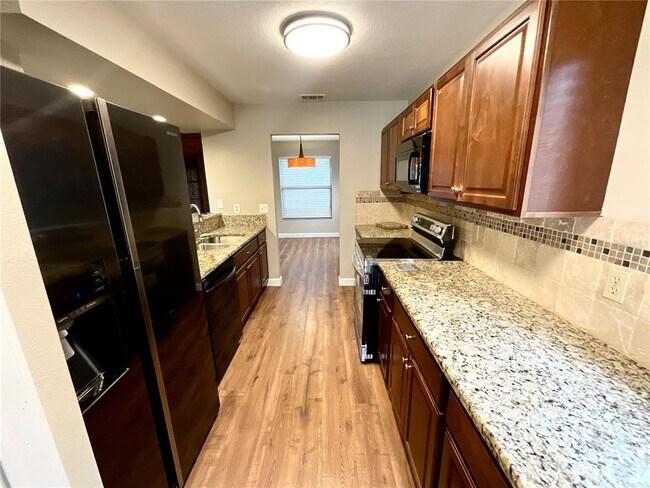 Foto del edificio - 2468 Gulf Breeze Cir