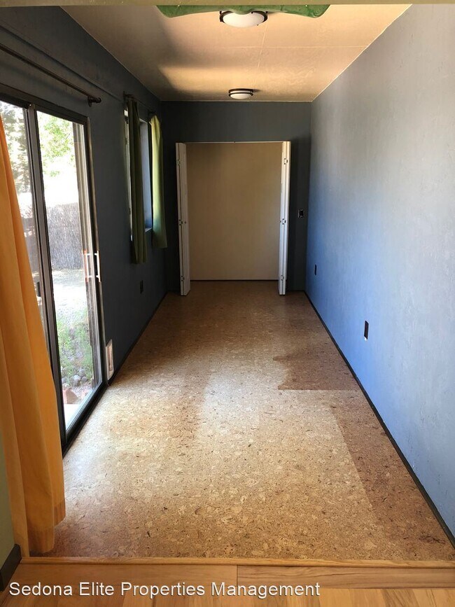 Building Photo - 2 br, 2 bath House - 245 Oak Creek Blvd.