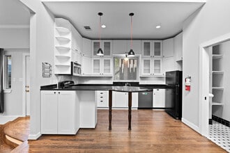 Building Photo - 1309 Chestnut Ave