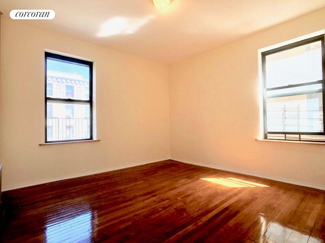 Foto del edificio - 560 Isham St