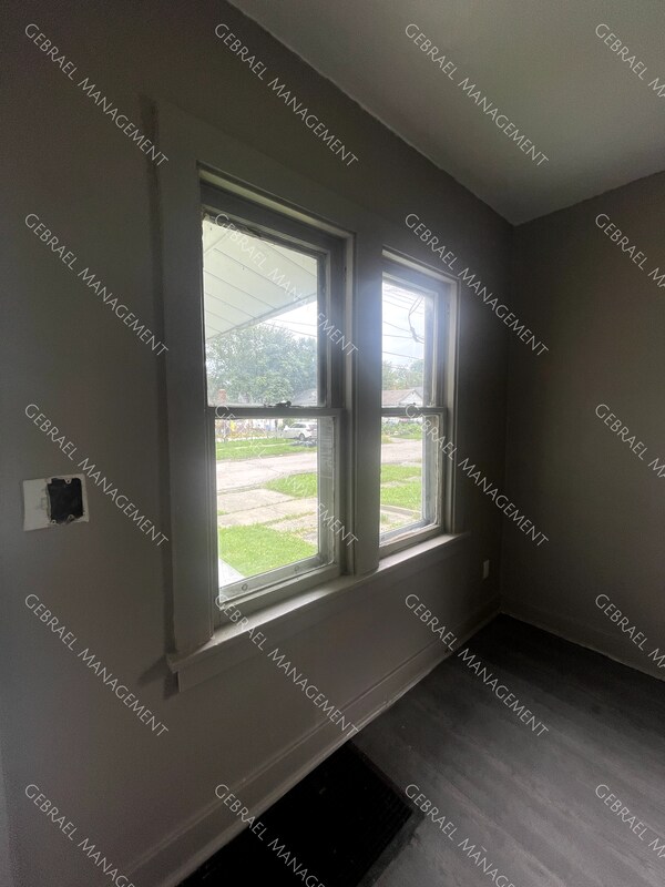 Foto del edificio - 745 Freeman Ave