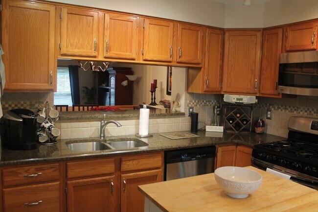 Kitchen - 6570 Kelsey Point Cir