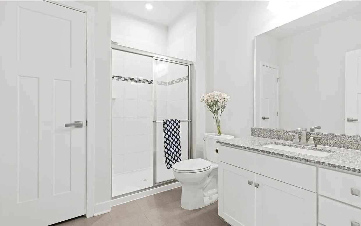 Private bathroom with shower and large closet - 726 Iron Gate Rd