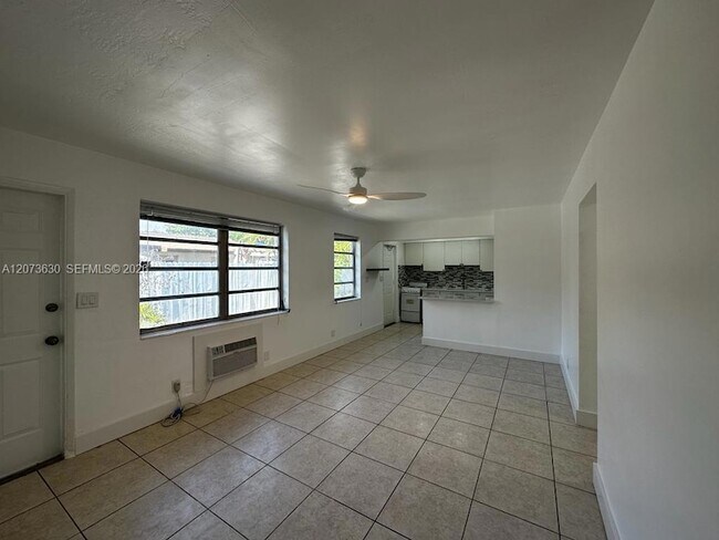 Foto del edificio - 2115 N 17th Ct