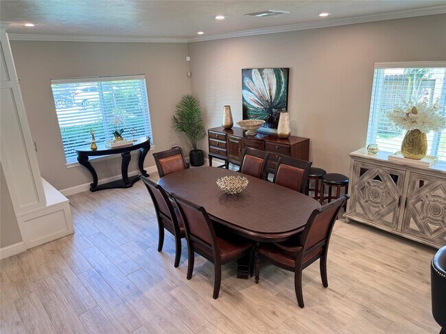 Foto del edificio - 1718 Emerald Lake Ct