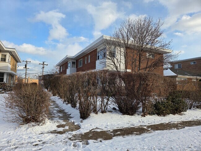 Foto del edificio - 8649 Niles Center Rd