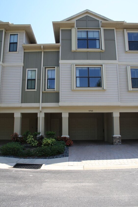 Foto principal - Beautiful Townhome on Peaceful Conservatio...