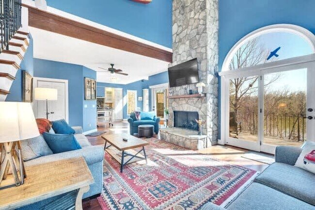 Foto del edificio - 49 Indian Summer Ln