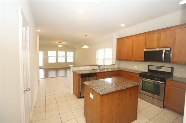 Building Photo - 2100 Jasmine Valley Drive