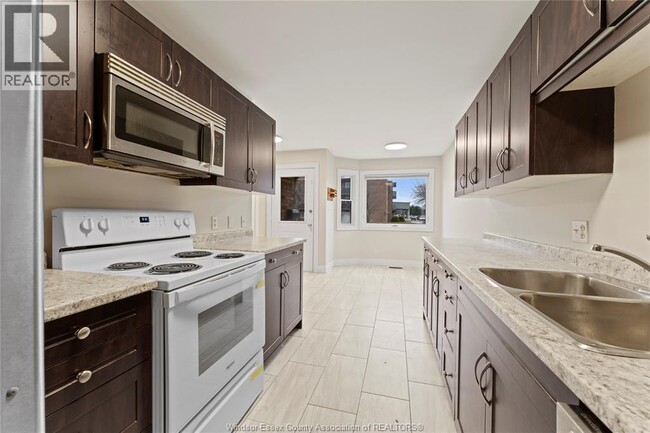 Building Photo - 36 Remark Dr