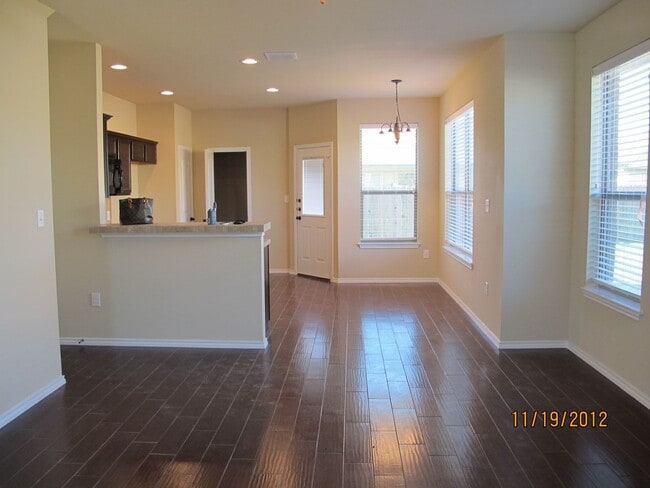 Foto del edificio - 3/2.5/2 Two story Duplex / Easy for commuters/ Minutes from Shopping, Restaurants, & Entertainmen...