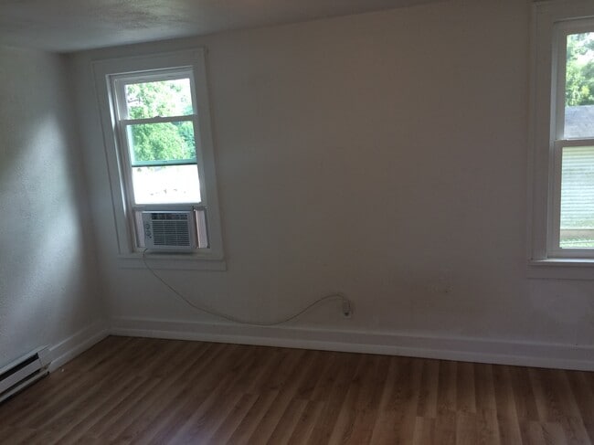 Building Photo - 518 W Edwards St