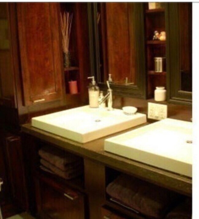 Foto del edificio - 143 W 8th St