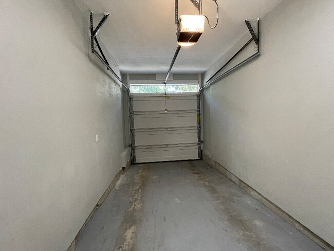 Building Photo - 360 Charles St