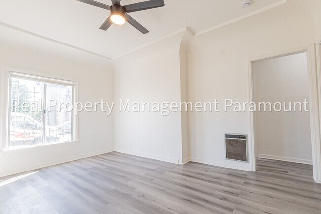 Building Photo - 2757 S Mansfield Ave