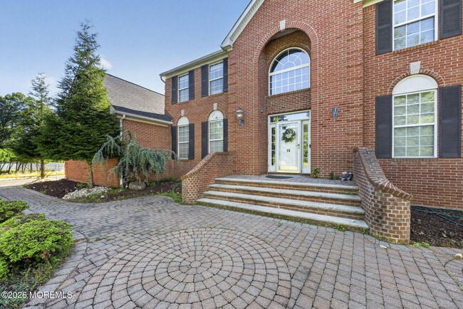 Building Photo - 14 Heathrow Ct