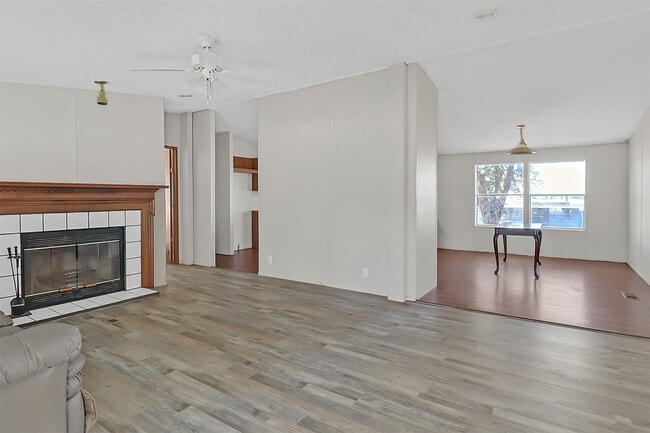 Building Photo - 212 West Dr