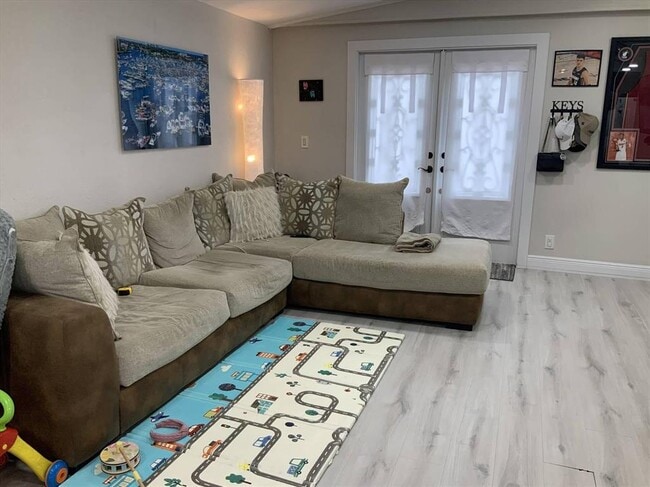 Foto del edificio - 5320 SW 26th Ter