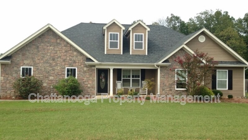 Primary Photo - 696 N Peppercorn Ln