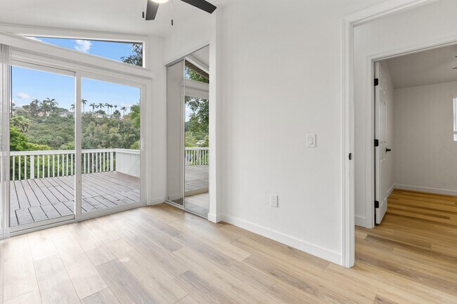 Building Photo - 5649 Baja Dr