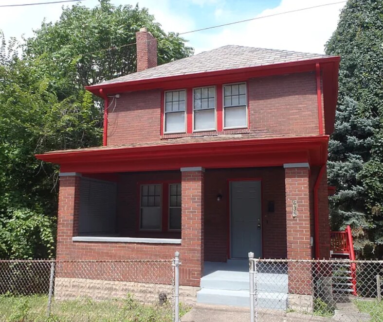 Primary Photo - 636 Chester Ave