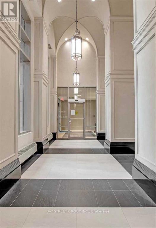 Building Photo - 388 Prince of Wales Dr