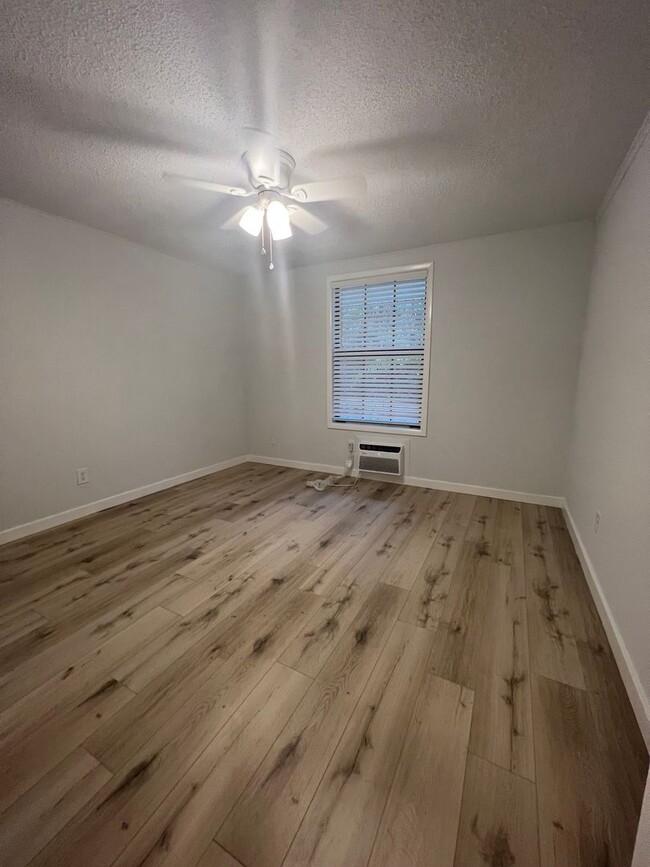 Foto del edificio - 1BD/1BA Home in Gainesville, FL – Modern L...