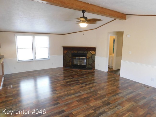 Building Photo - 3 br, 2 bath House - 56 Dogwood Circle