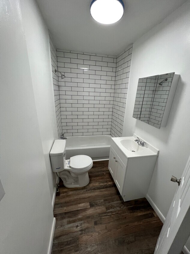 Building Photo - 430 Etna St