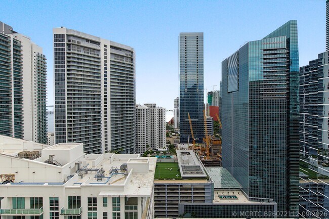 Building Photo - 1200 Brickell Bay Dr