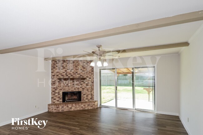 Foto del edificio - 3207 Haydee Rd