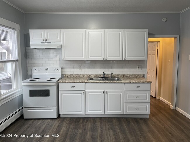 Building Photo - 1309 Clay Ave