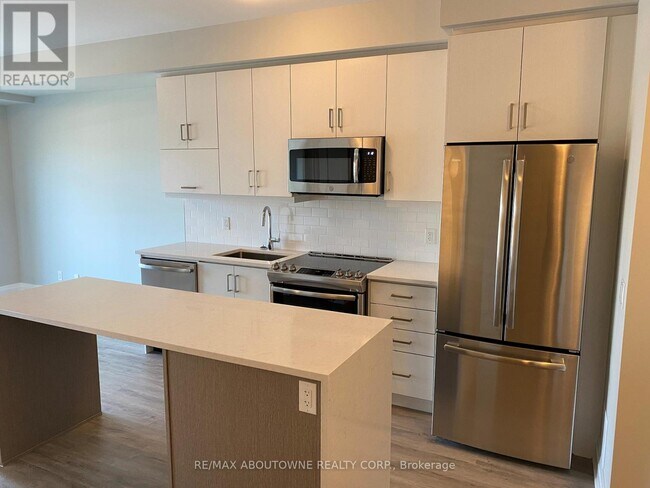 Building Photo - 128 Grovewood Common
