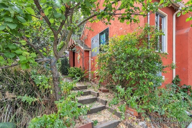 Building Photo - 1801 E 24th St
