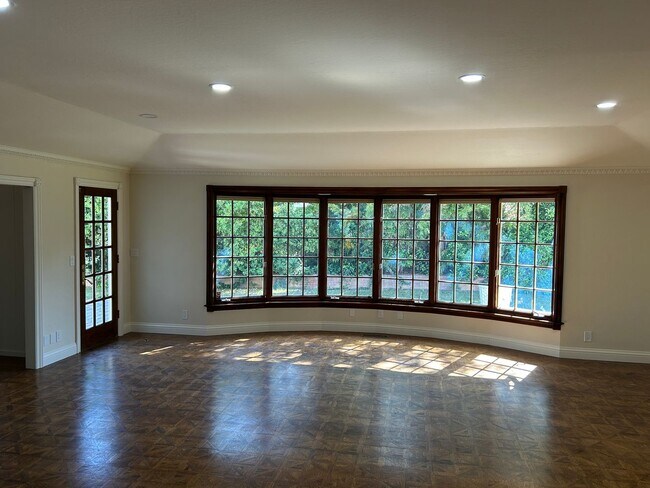 Foto del edificio - Charming Single-Story 3 bd Home in Coveted South Los Altos - OPEN HOUSE: Sunday, April 19 from 10...