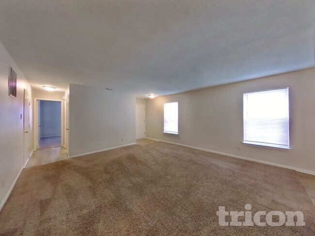 Foto del edificio - 1905 Blue Pine Ln