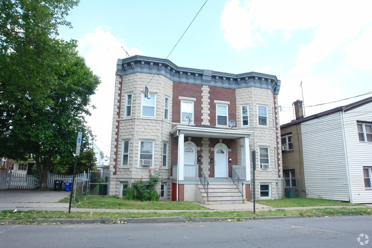 Primary Photo - 292-294 Lawrie St