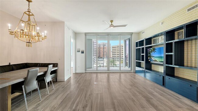 Foto del edificio - 111 S Pineapple Ave