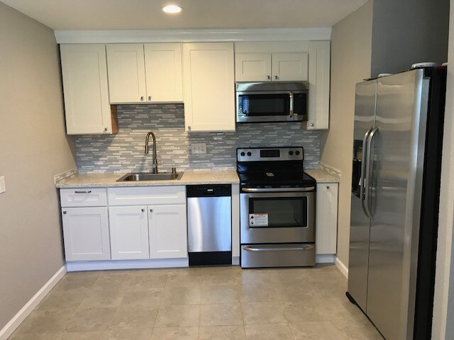 Kitchen - 6405 Brann St
