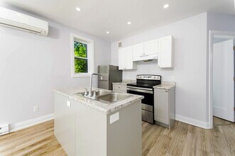 Building Photo - 87 Stirling Ave