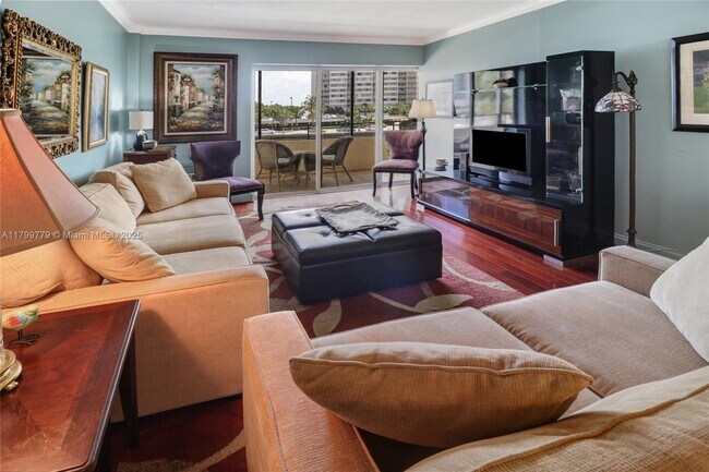 Foto del edificio - 220 Kings Point Dr