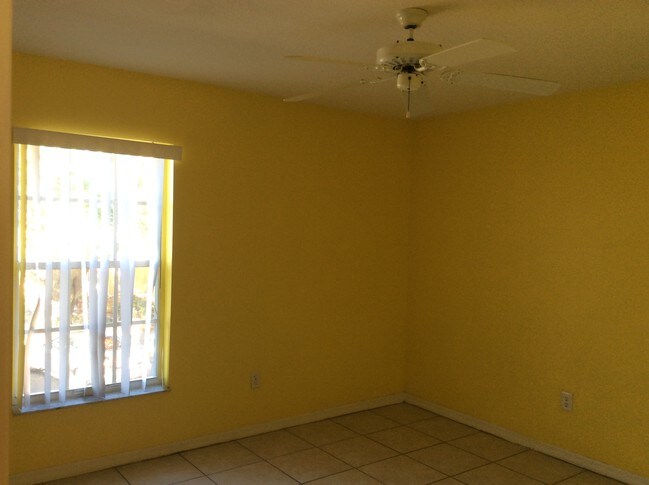 Building Photo - 4404 Sun Village Blvd