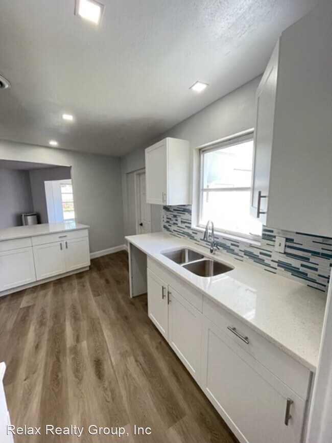 Building Photo - 2 br, 2 bath House - 6623 Bluewater Ave