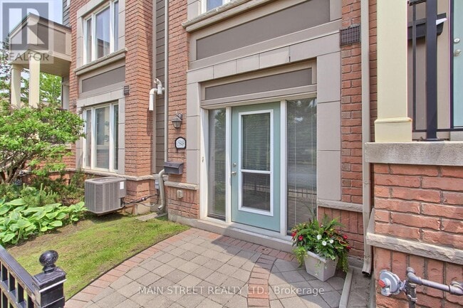 Photo du bâtiment - 15949 Bayview Ave