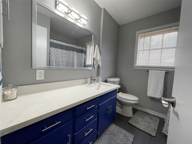 Foto del edificio - 402 Giddings Ln