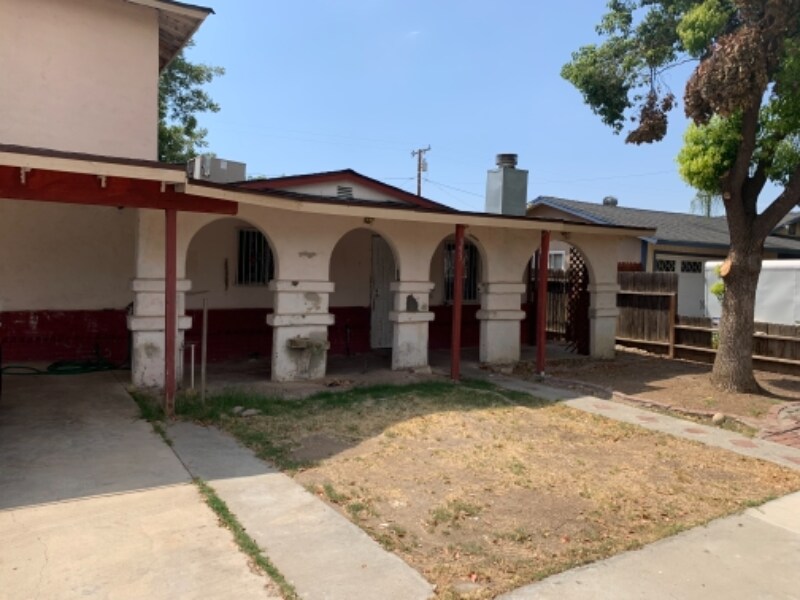 Primary Photo - 853 N Cypress St
