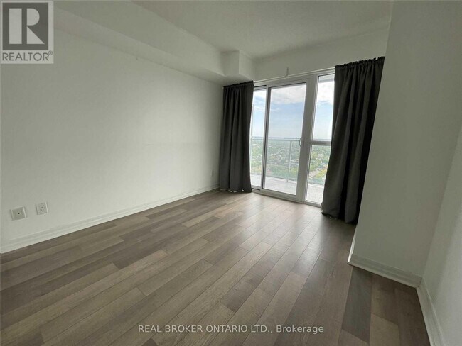 Photo du bâtiment - 275 Yorkland Rd