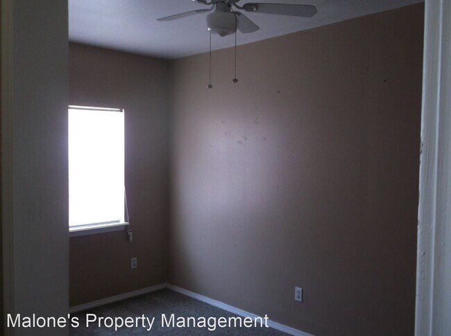 Building Photo - 3 br, 1.5 bath House - 4300 Spiva Dr