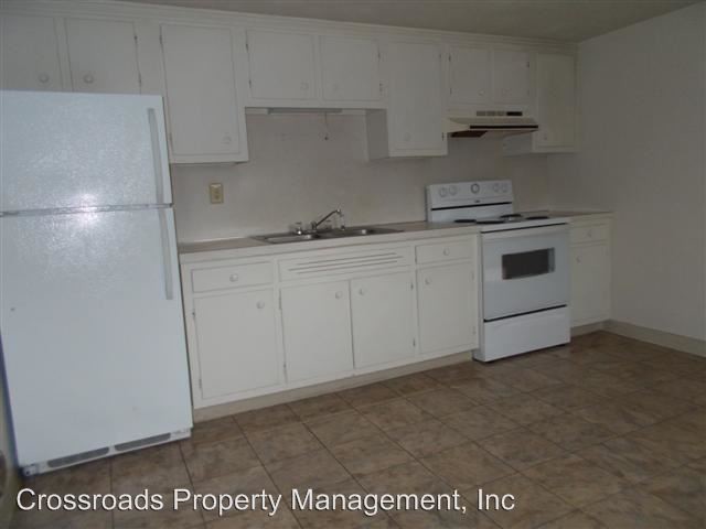 Building Photo - 303 E Lancaster St